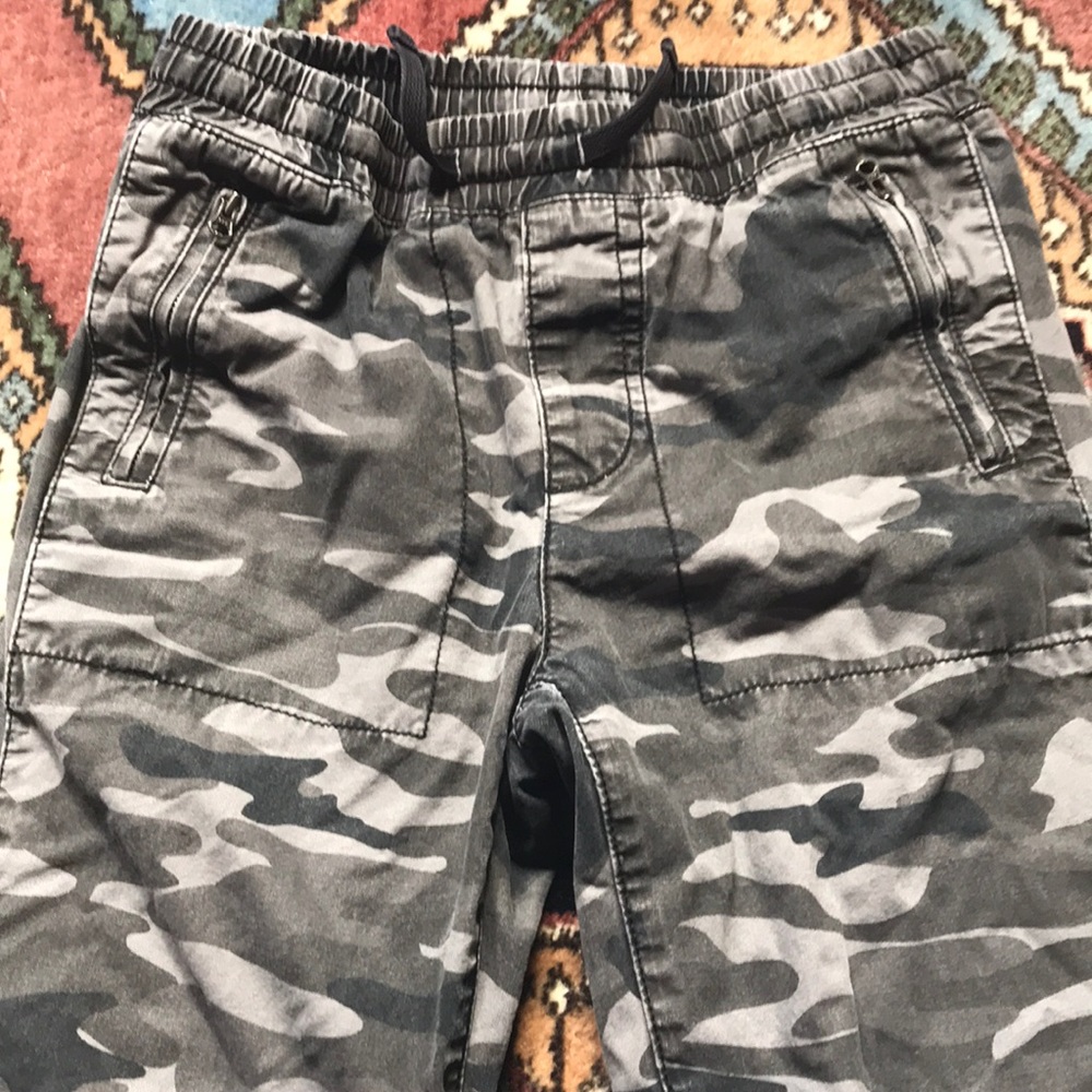 EUC gapkids camo lined boys pants